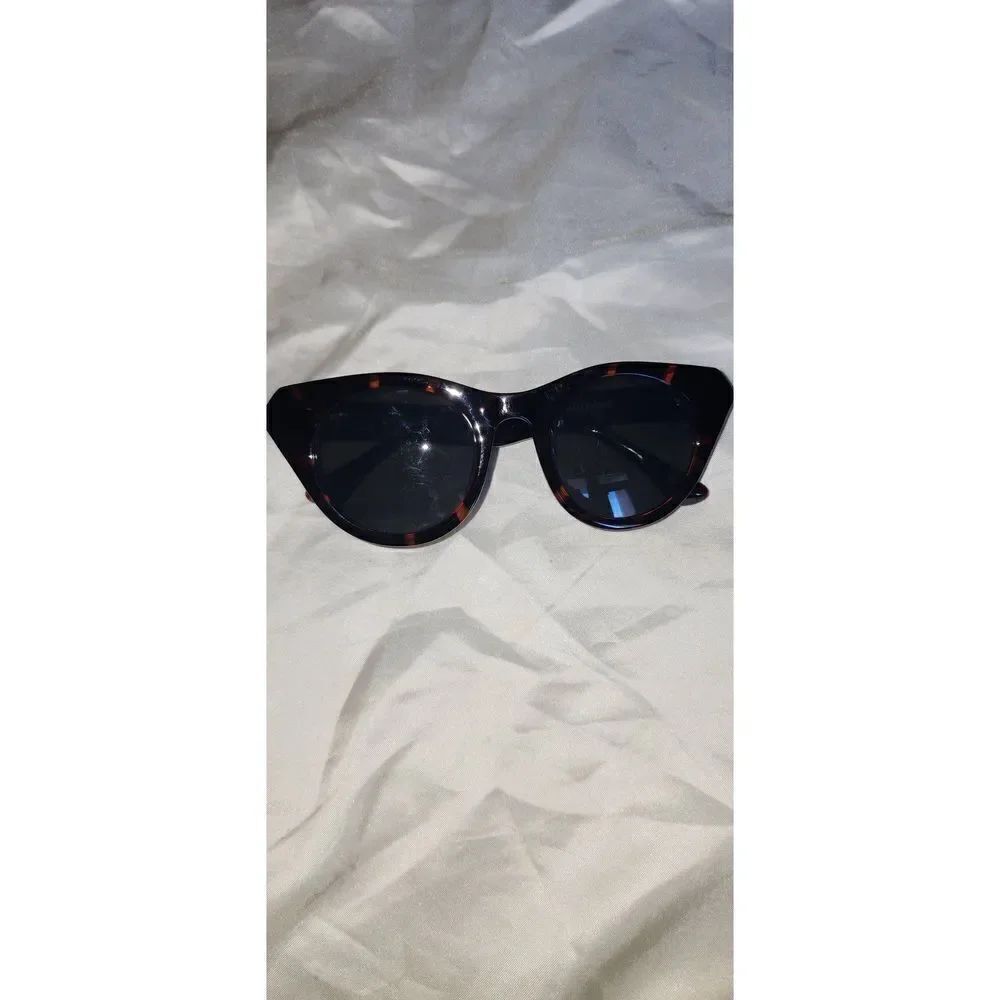 Isaac Mizrahi Sunglasses IM111